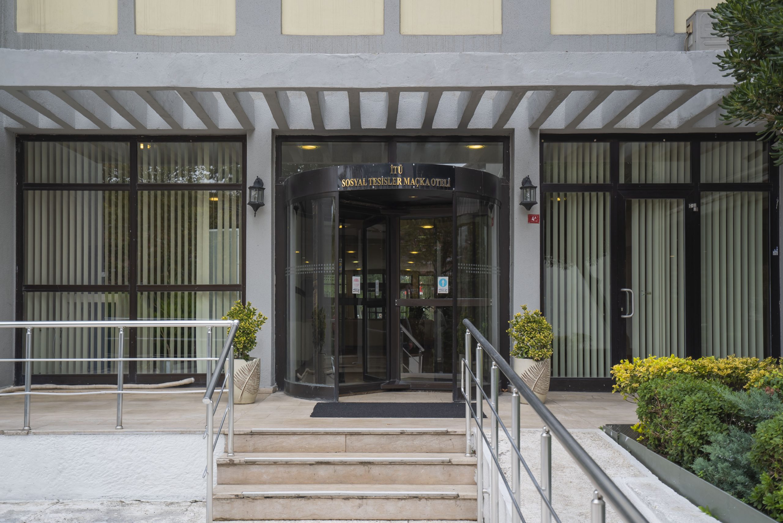 ITU Maçka Hotel exterior